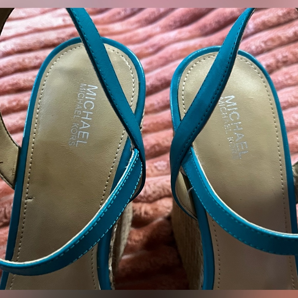 LIKE NEW Michael Kors Teal Leather Wedges 8.5 Worn ONCE for a couple of hours. - Picture 4 of 9